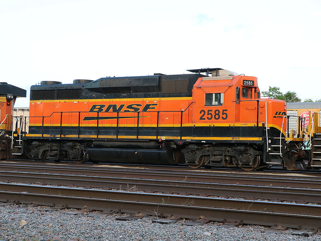 BNSF 2585